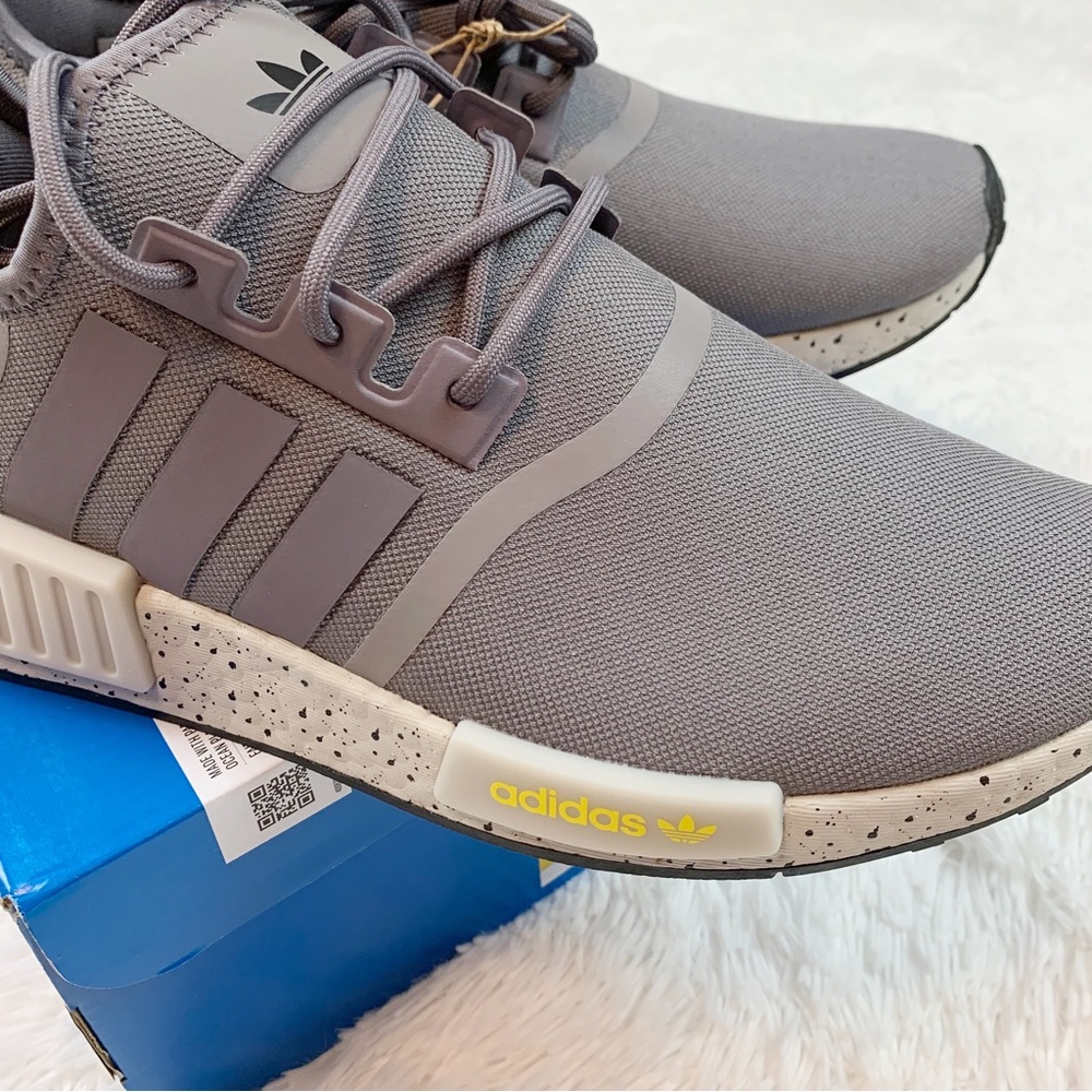 Adidas original NMD R1 Shoes athletic sneakersTrace Grey/Cloud White/Core‎ Black - Picture 2 of 13